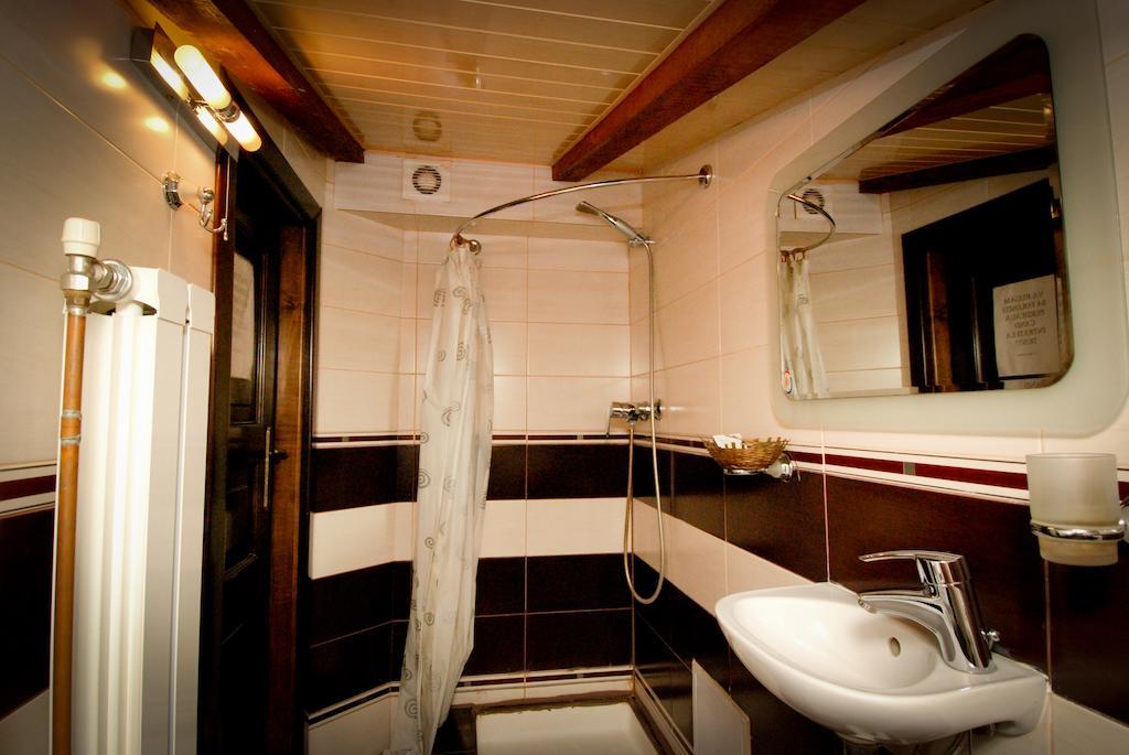 Hotel Zara Roman Oda fotoğraf