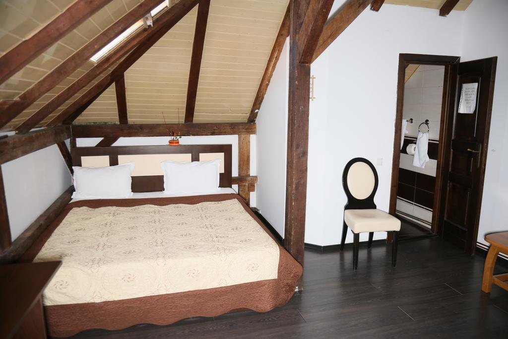 Hotel Zara Roman Dış mekan fotoğraf